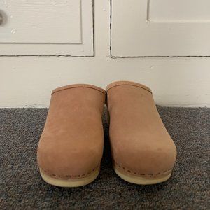 No.6 Old School Clog on Mid Heel in Pink Sand - Size 7